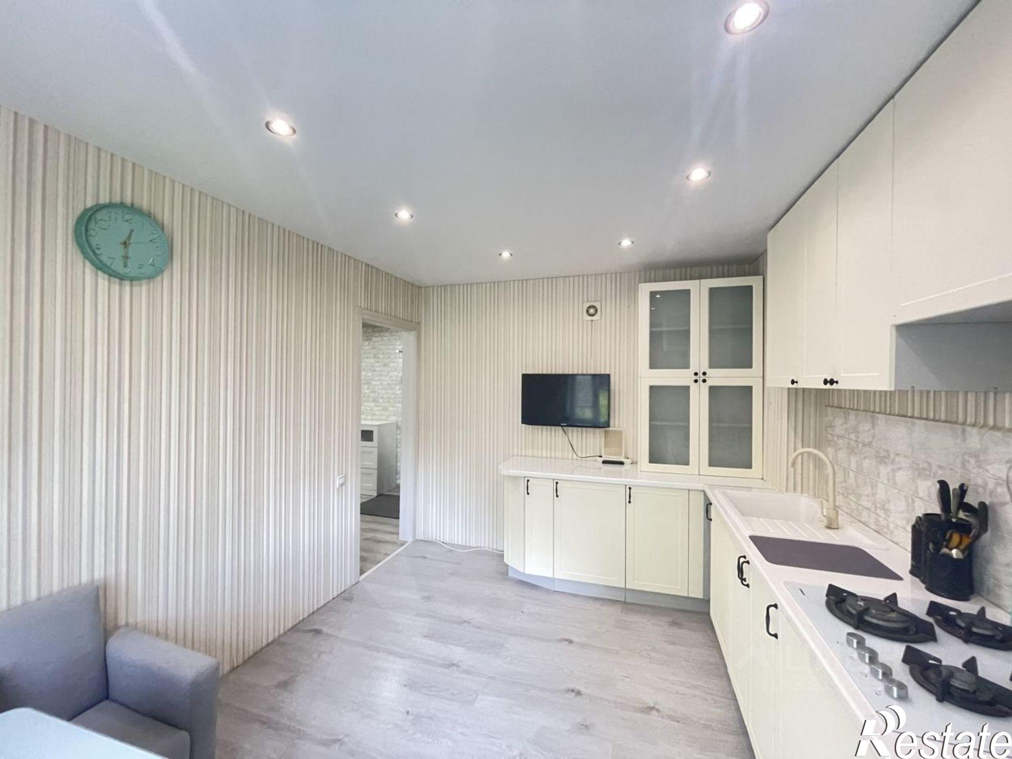 Купить квартиру за 6 150 000 рублей на пр-кт Строителей, 13