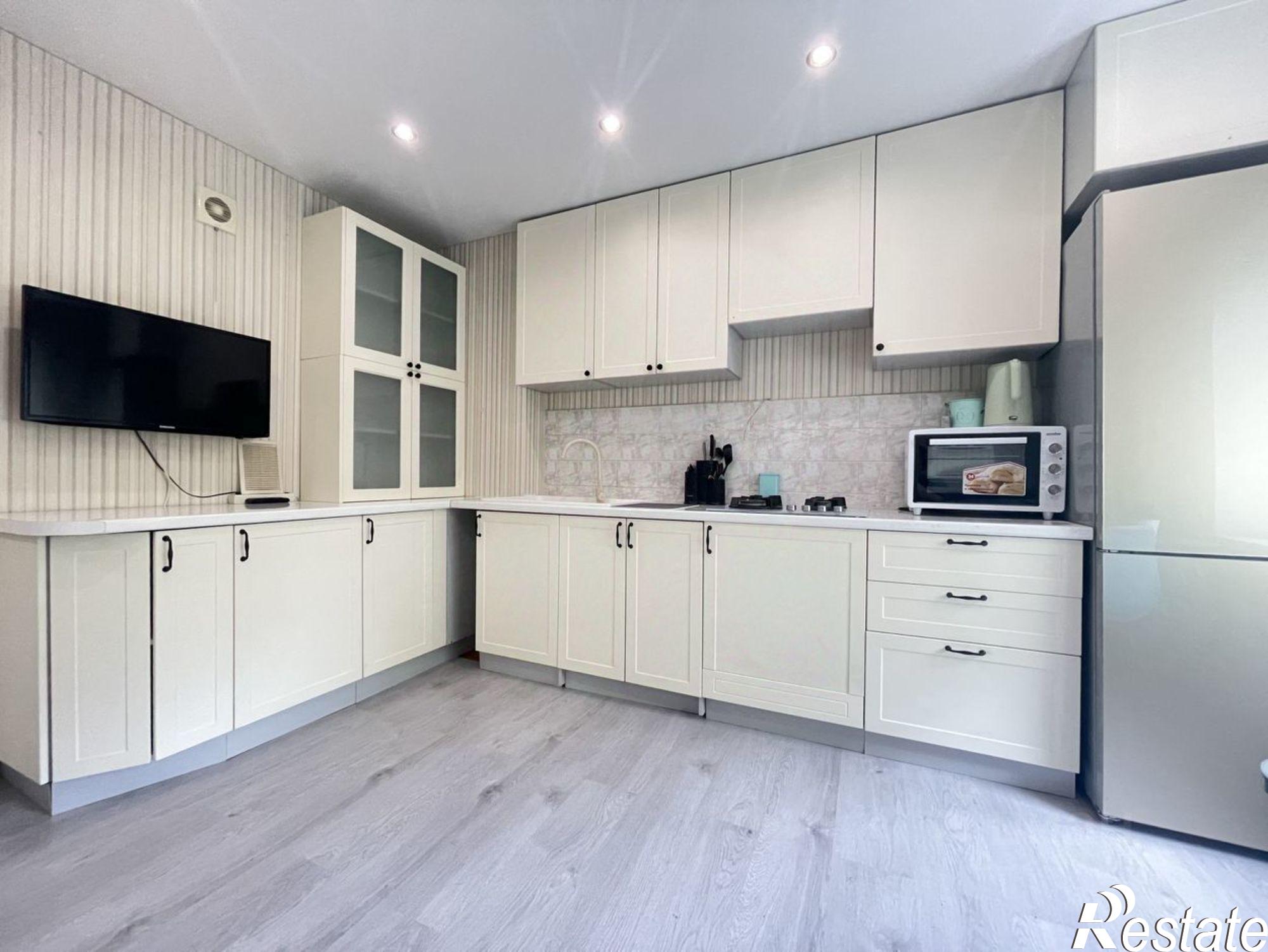 Купить квартиру за 6 150 000 рублей на пр-кт Строителей, 13