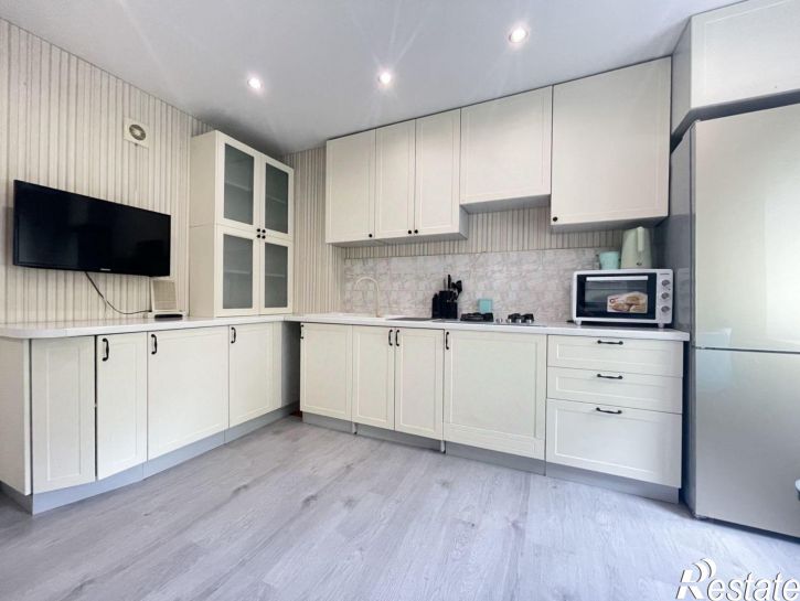 3-комн квартира пр-кт Строителей, 13,  д. 13