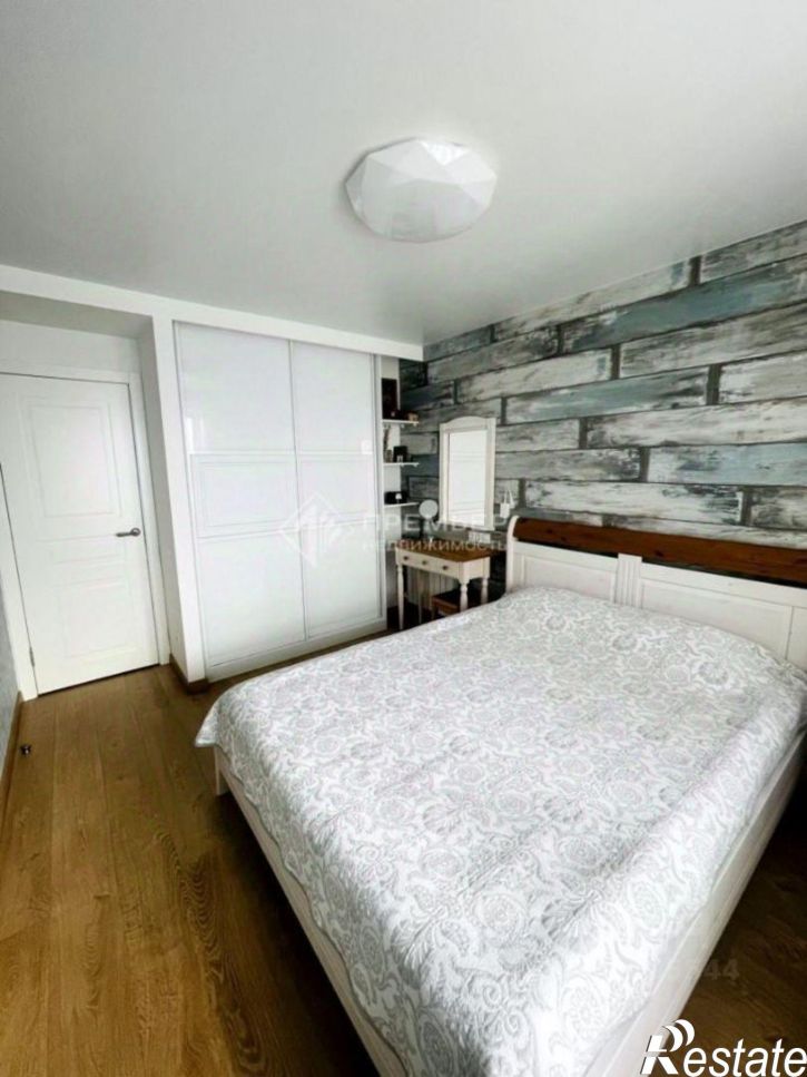 3-комн квартира улица Крупской, 10,  д. 10