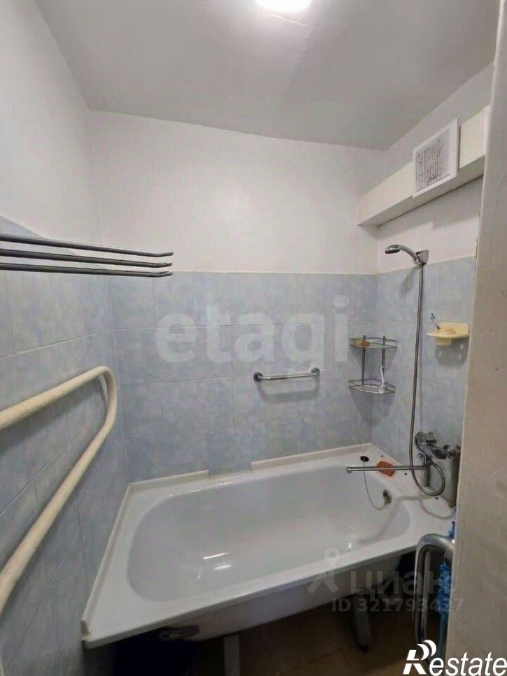 3-комн квартира улица Азина, 49,  д. 49