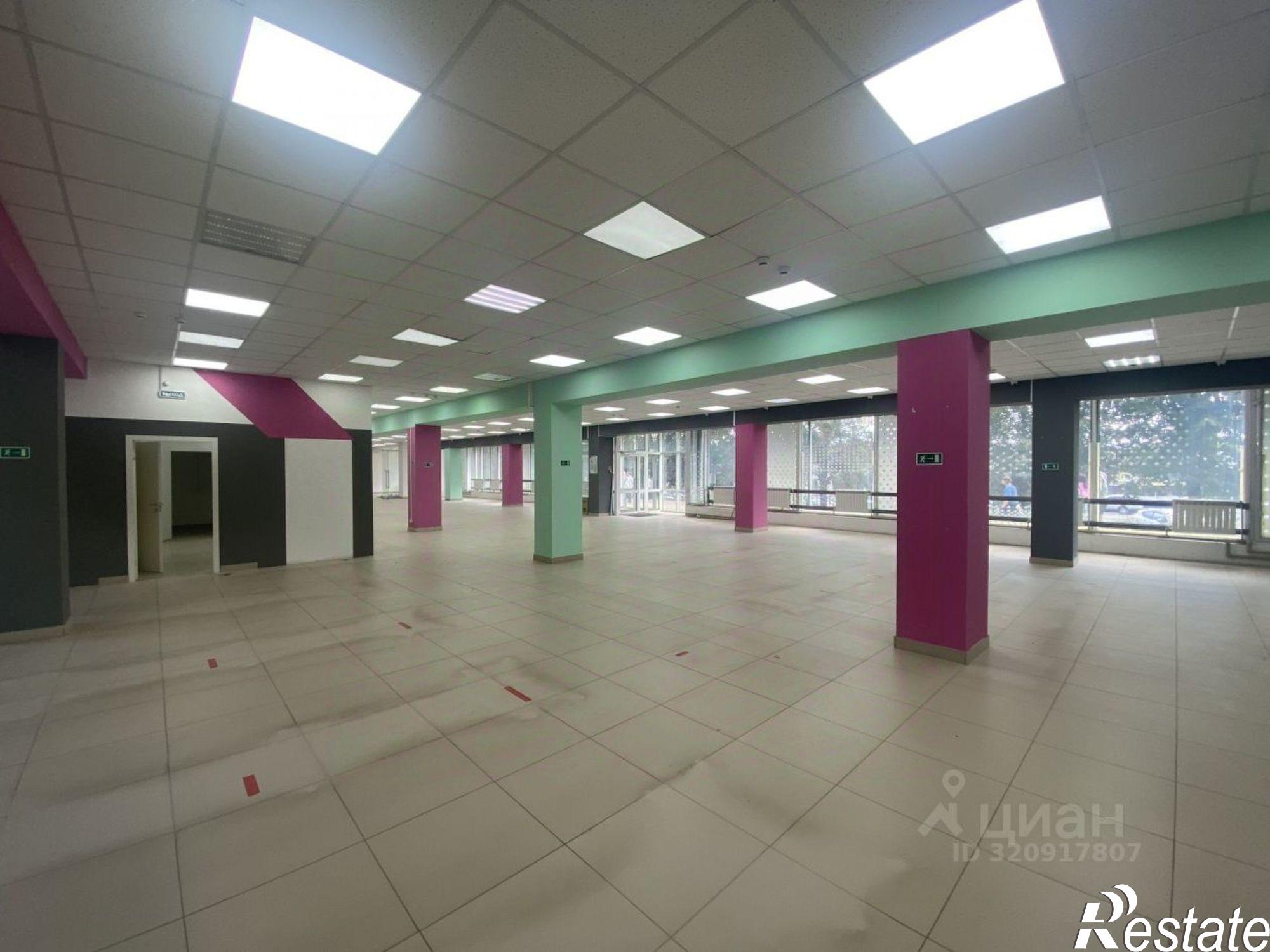 Сдать торговое помещение за 32 835 рублей на ул Комсомольская, 19