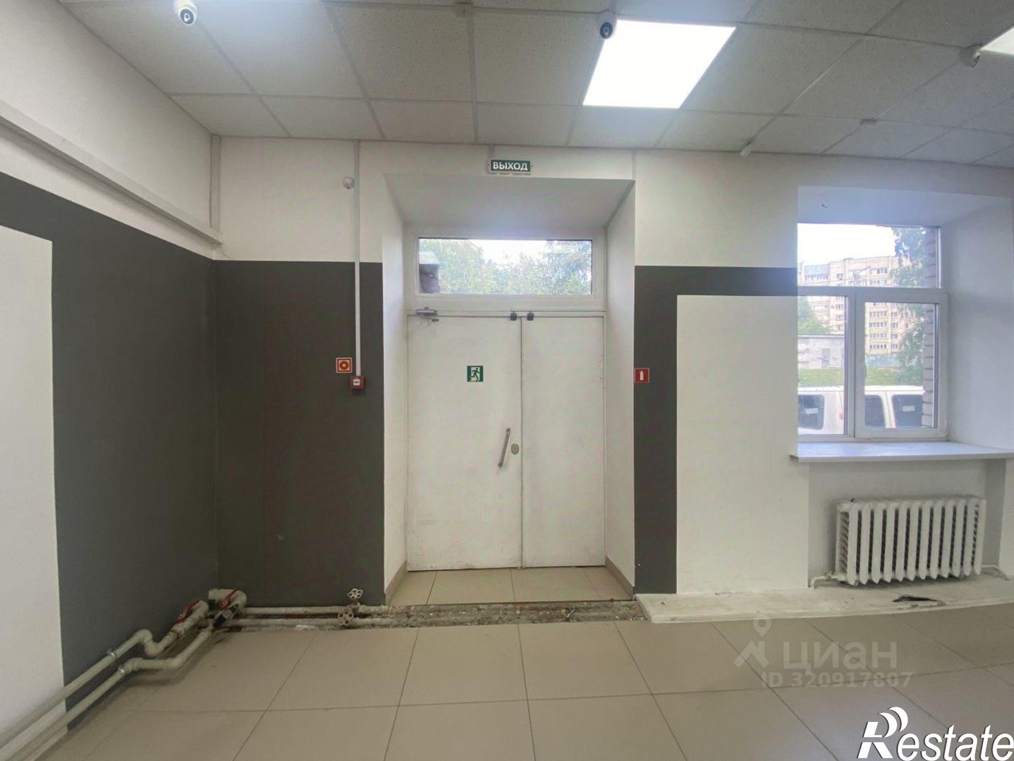 Сдать торговое помещение за 32 835 рублей на ул Комсомольская, 19