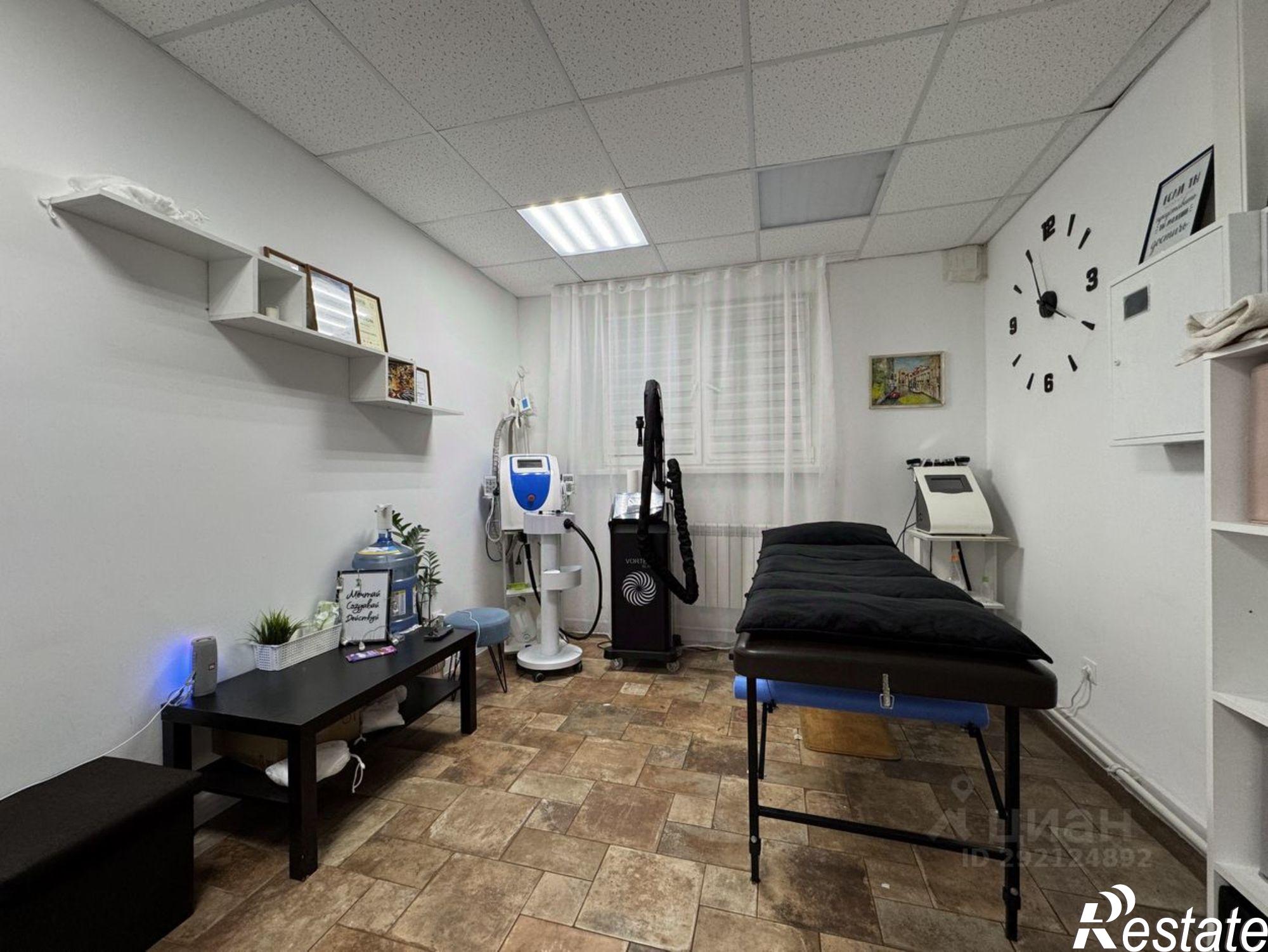 Купить помещение свободного назначения за 6 930 120 рублей на улица Горбуновой, 10