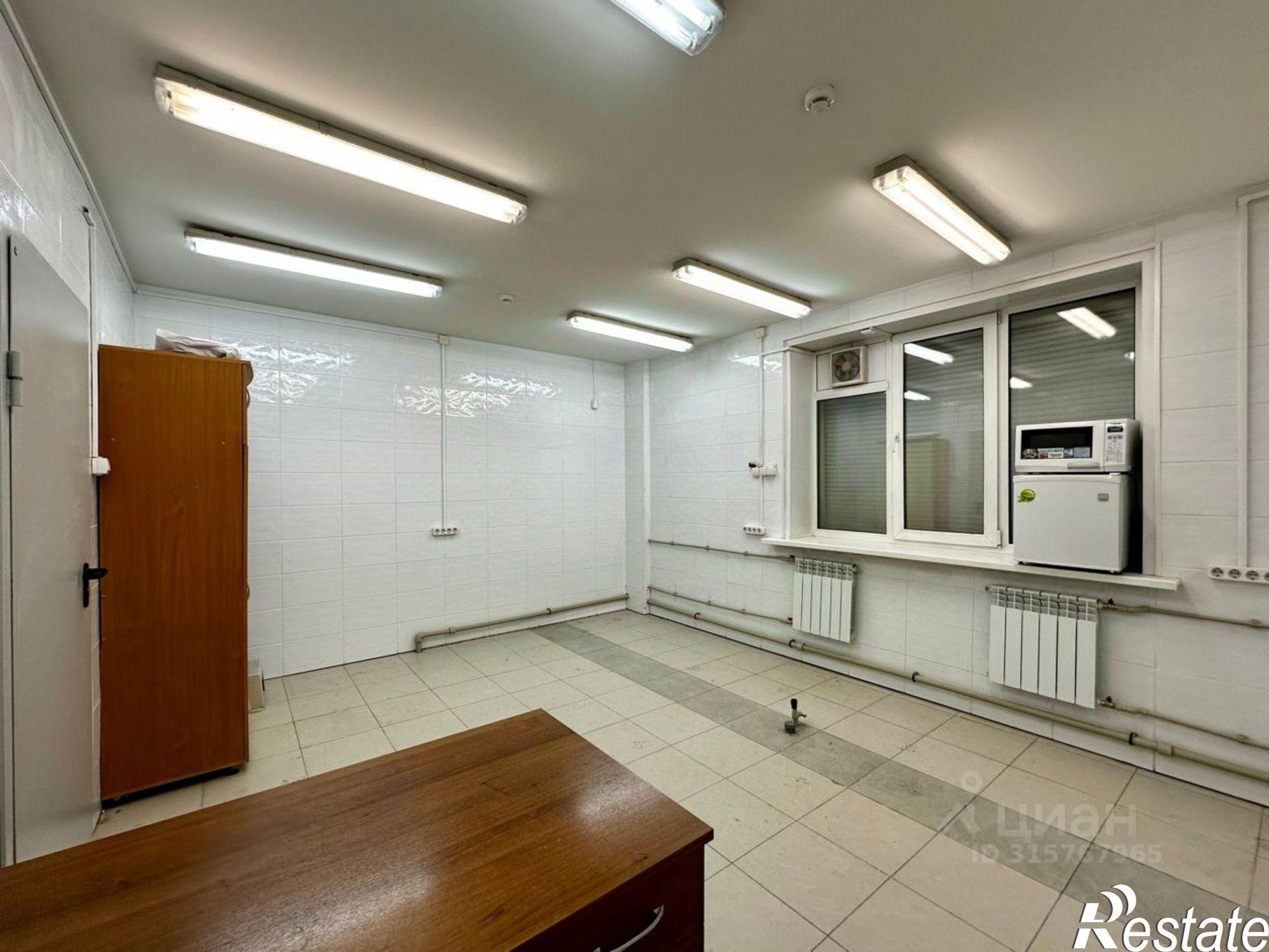 Купить помещение свободного назначения за 5 881 440 рублей на Октябрьский проспект, 19