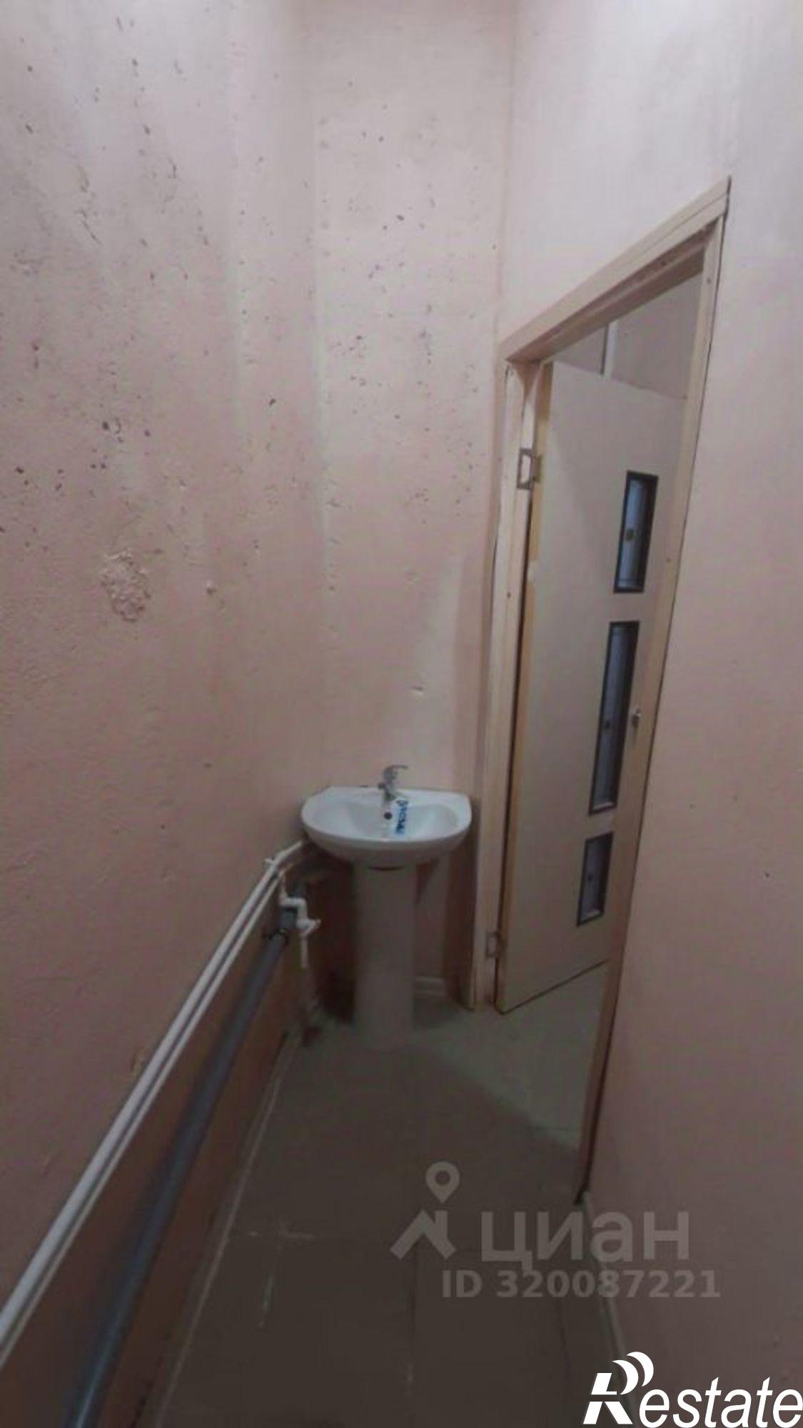 Купить торговое помещение за 6 471 360 рублей на улица Калинина, 40