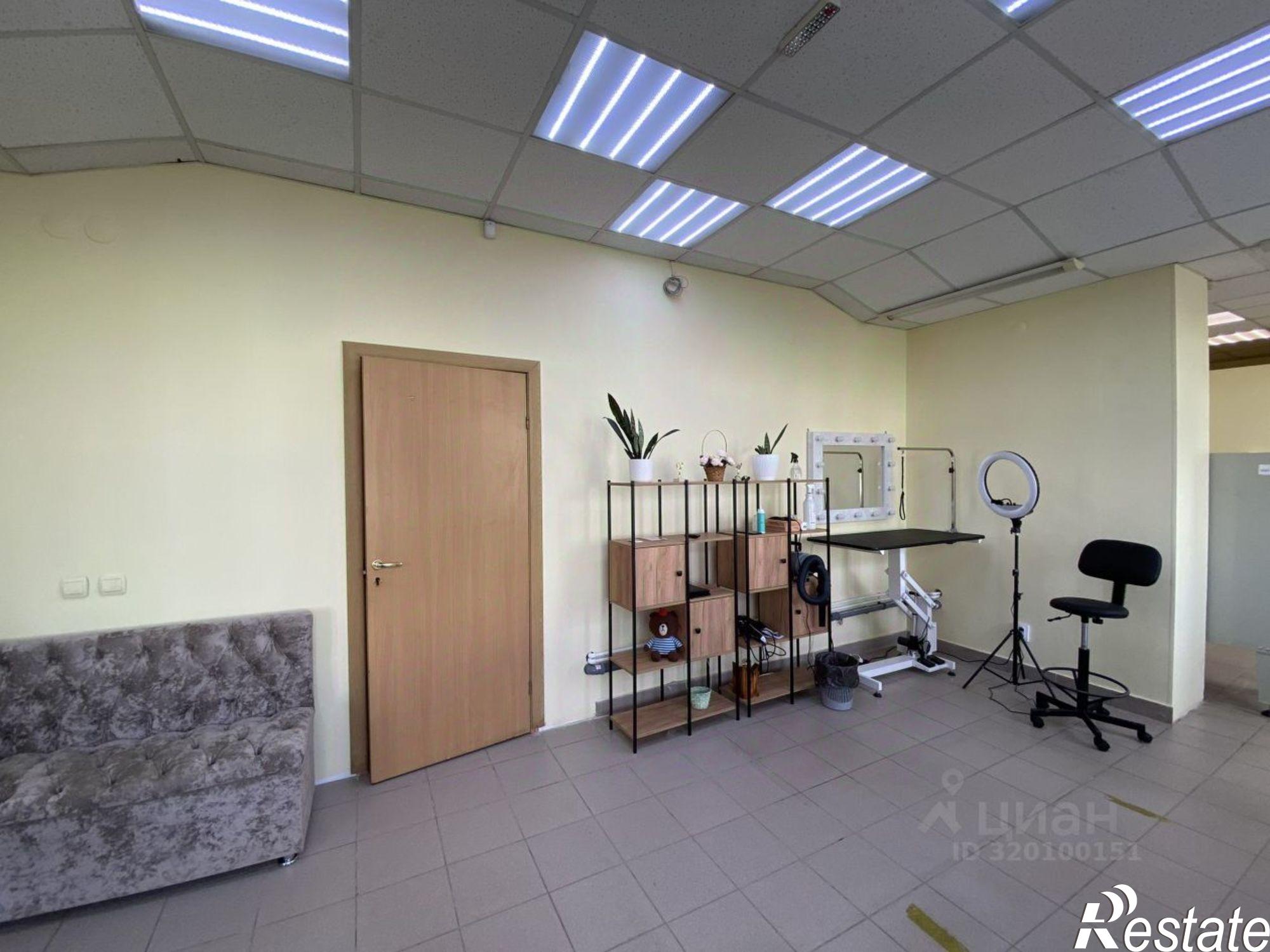 Купить торговое помещение за 14 900 100 рублей на улица Ленина, 137