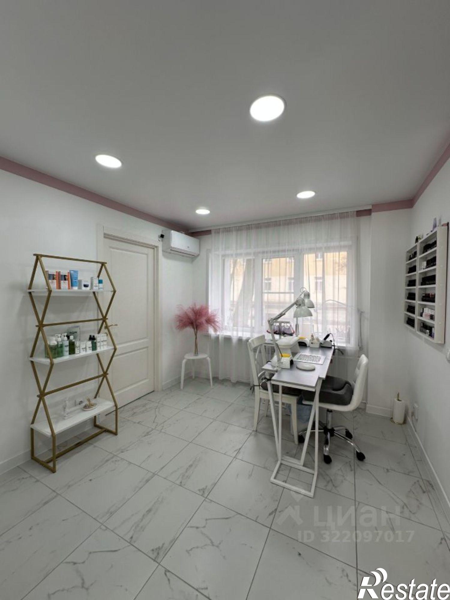 Купить помещение свободного назначения за 6 438 680 рублей на улица Труда, 74