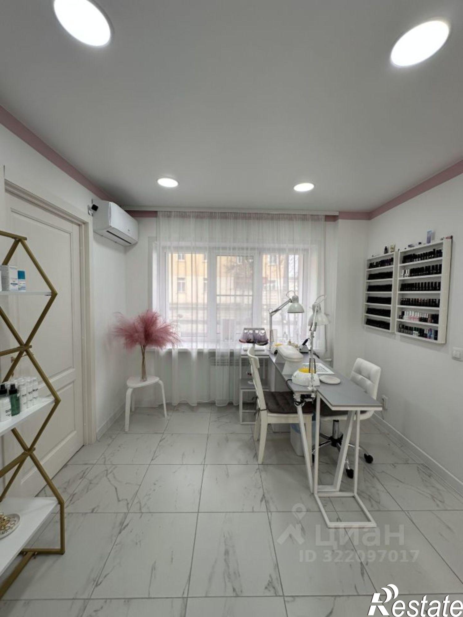 Купить помещение свободного назначения за 6 438 680 рублей на улица Труда, 74