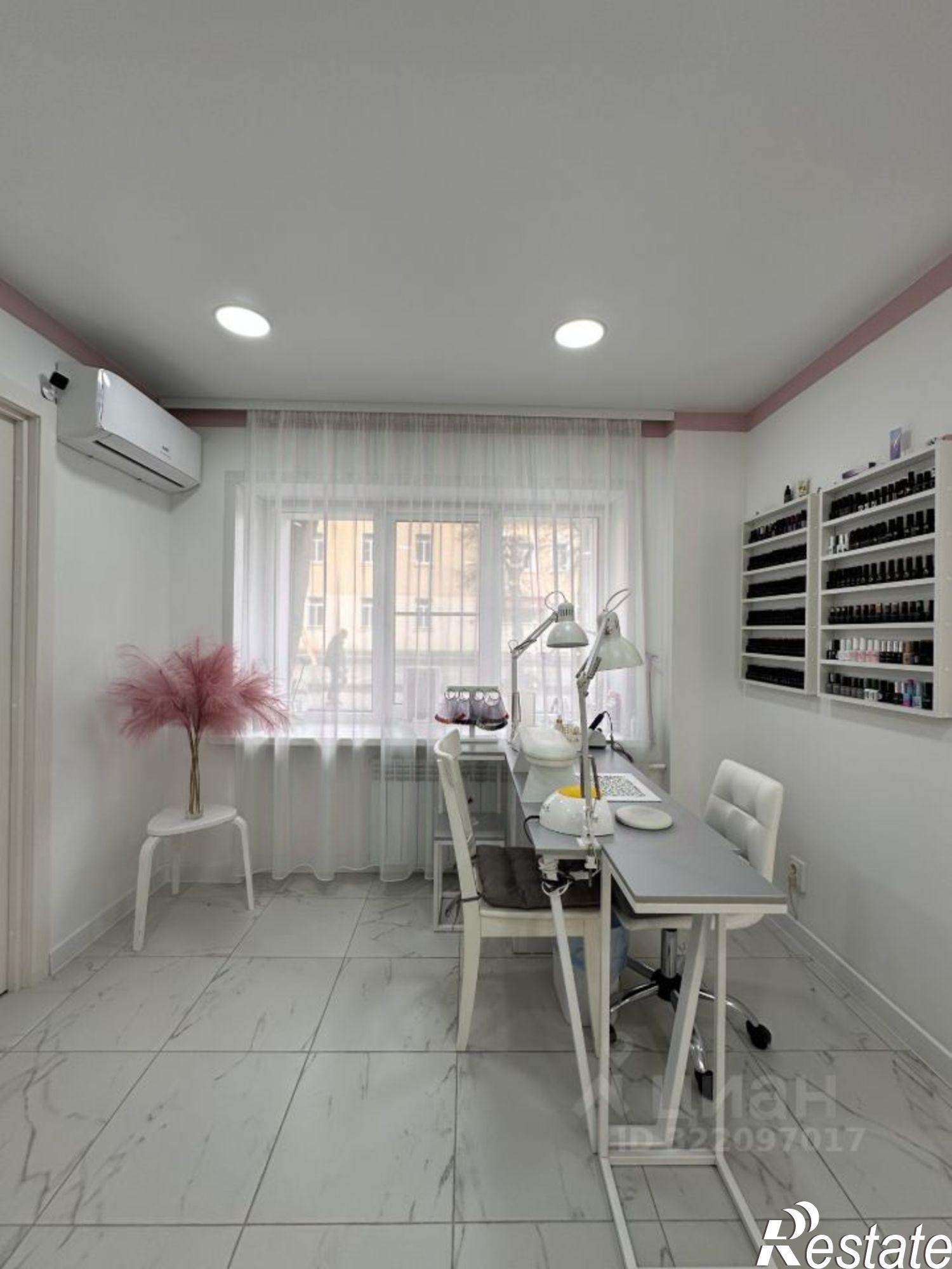 Купить помещение свободного назначения за 6 438 680 рублей на улица Труда, 74