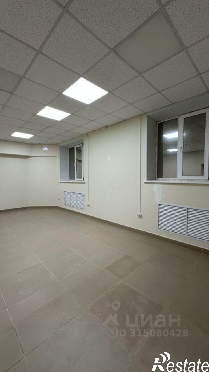 Торговое помещение улица Сутырина, 12,  д. 12