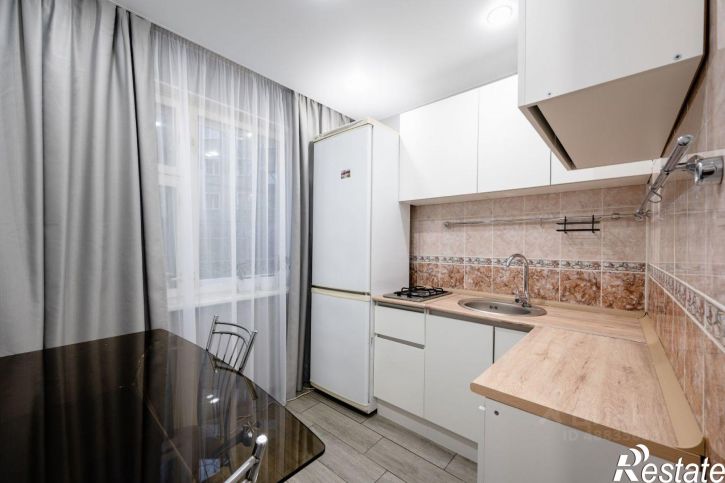 2-комн квартира улица Защитников Отечества, 146,  д. 146