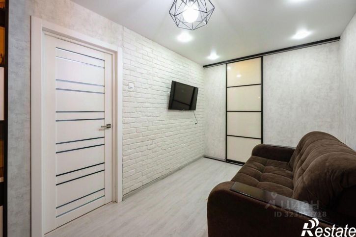 2-комн квартира улица Защитников Отечества, 146,  д. 146