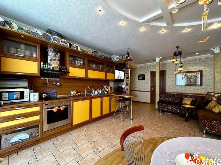 4-комн квартира улица Пугачёва, 21А,  д. 21А