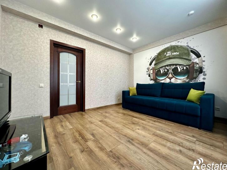 4-комн квартира ул Ивана Попова, 97,  д. 97