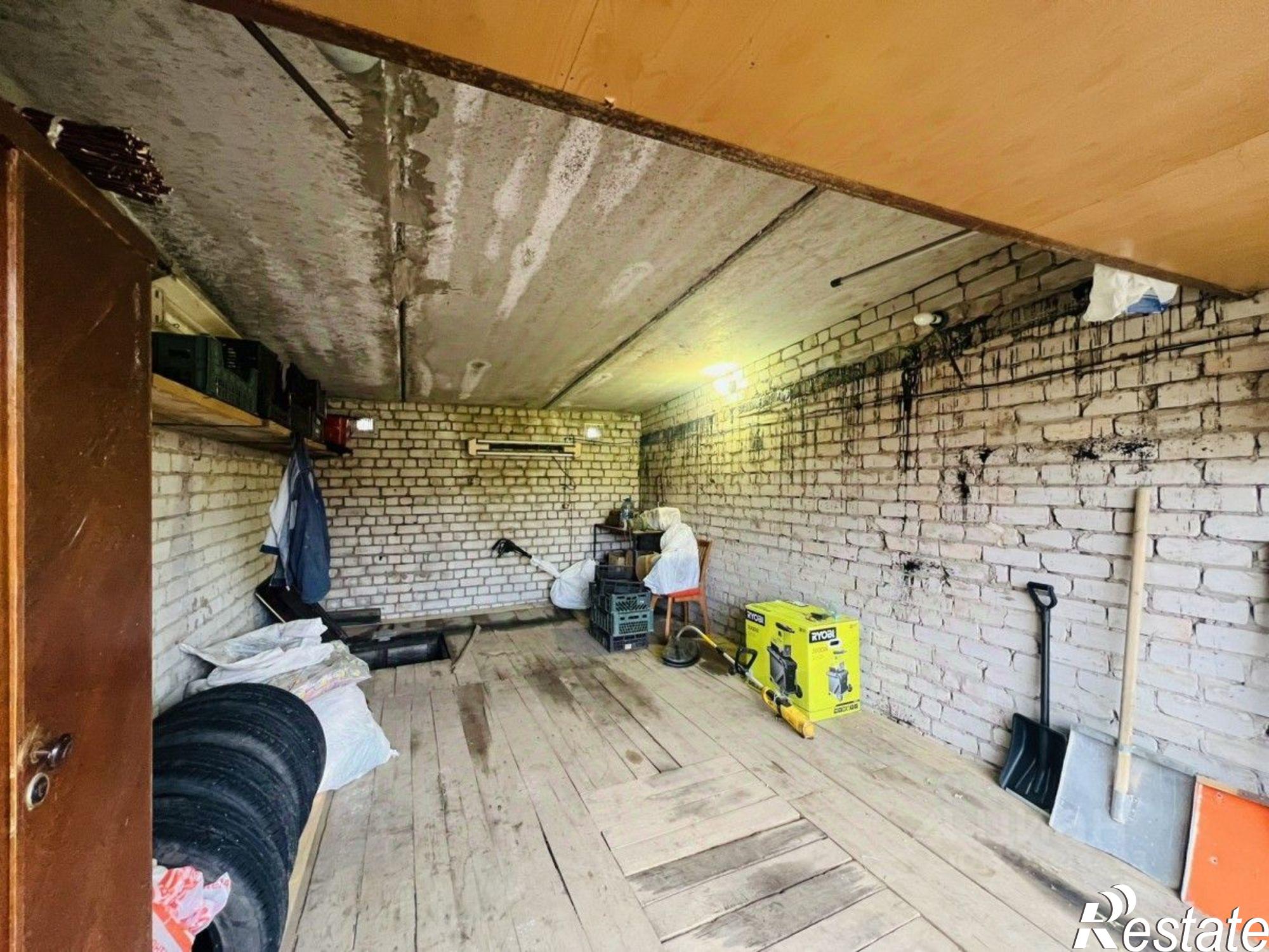 Купить гараж, место в паркинге за 1 059 640 рублей на Ульяновская улица