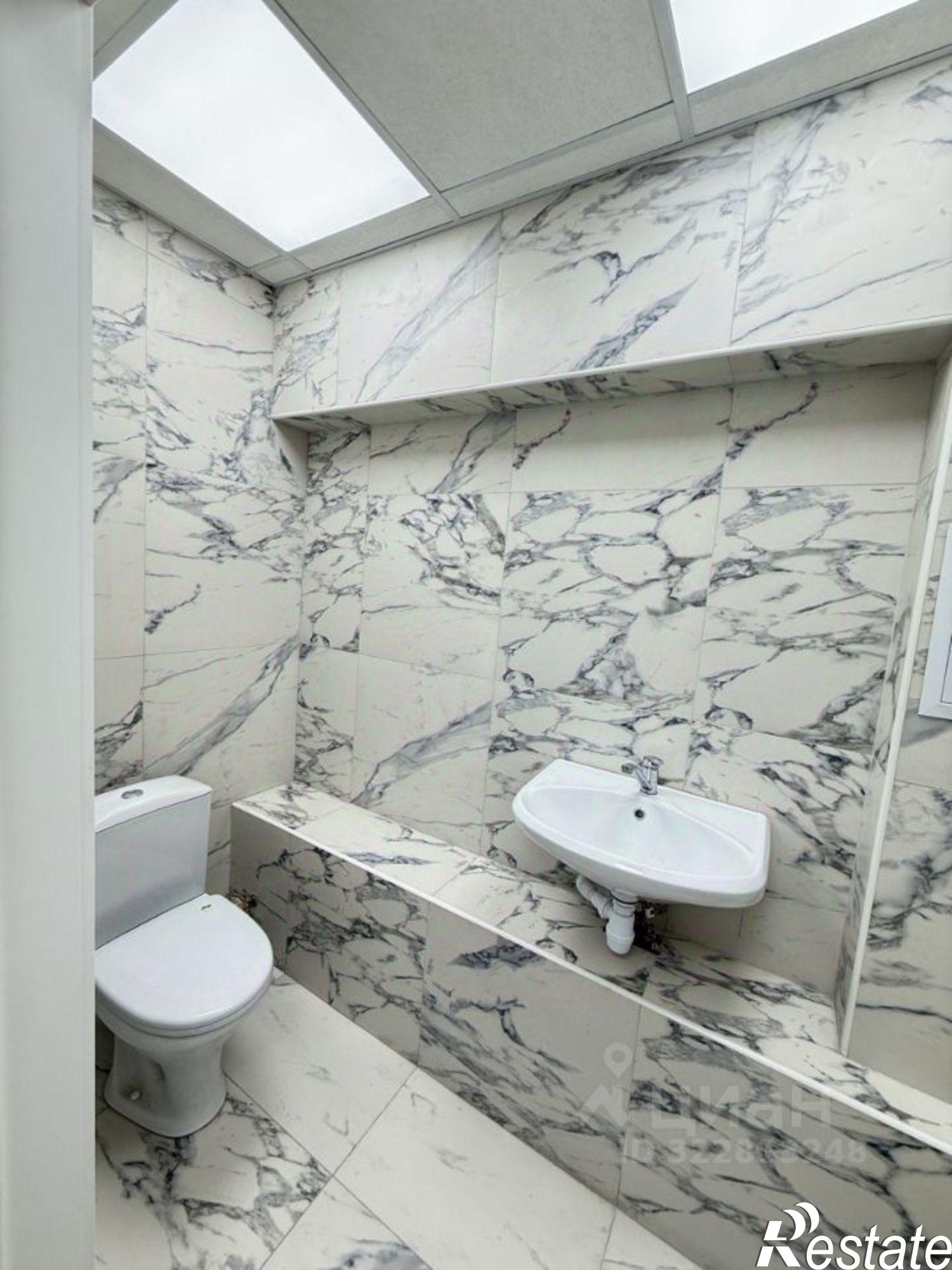 Купить офис, помещение под офис за 3 872 560 рублей на Березниковский переулок, 34