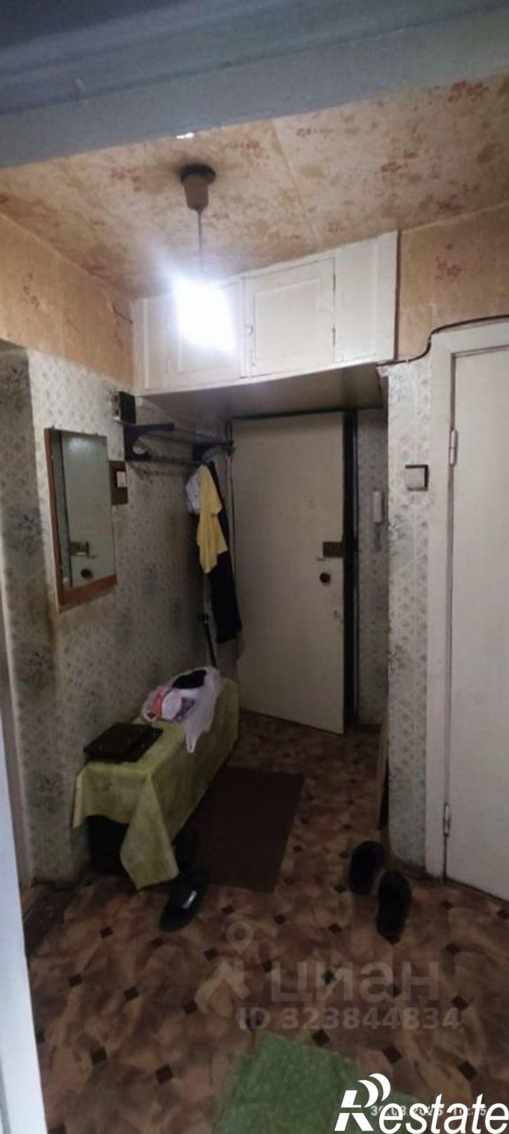 3-комн квартира улица Короленко, 15,  д. 15