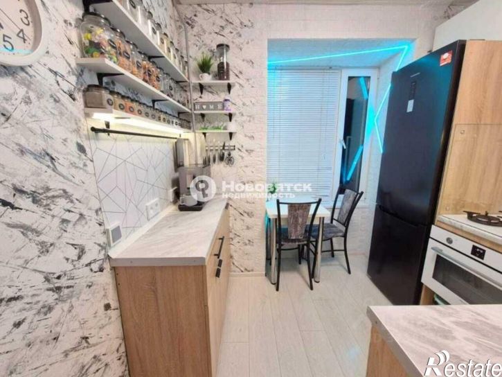 3-комн квартира ул Опарина, 11,  д. 11