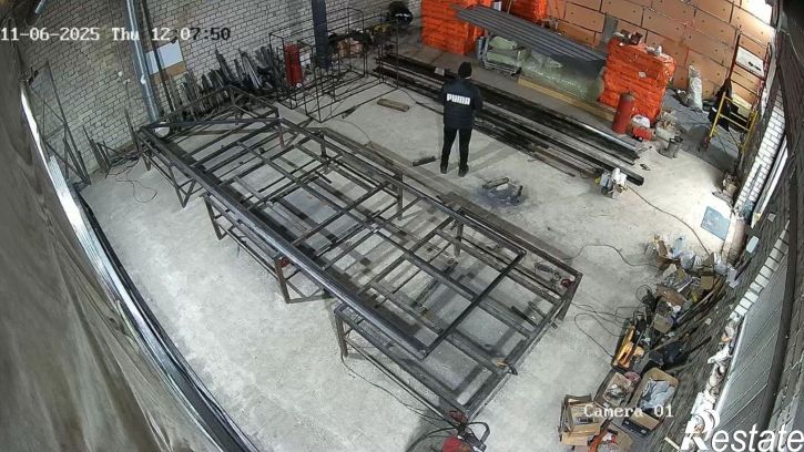 Гараж/парковка улица Есенина, 13Г,  д. 13Г