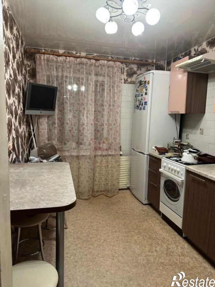 2-комн квартира ул Сутырина, 1,  д. 1