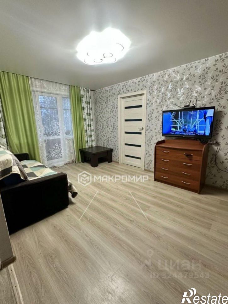 2-комн квартира улица Защитников Отечества, 150,  д. 150