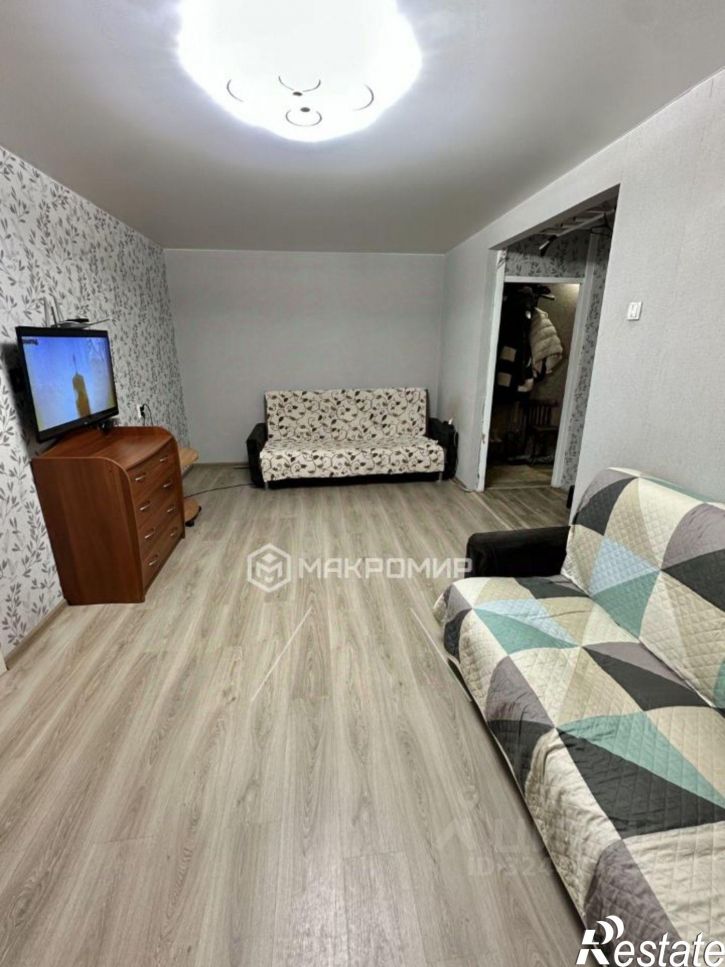 2-комн квартира улица Защитников Отечества, 150,  д. 150