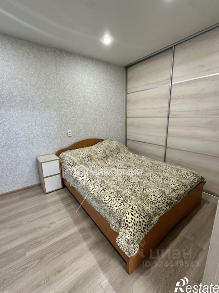 2-комн квартира улица Защитников Отечества, 150,  д. 150