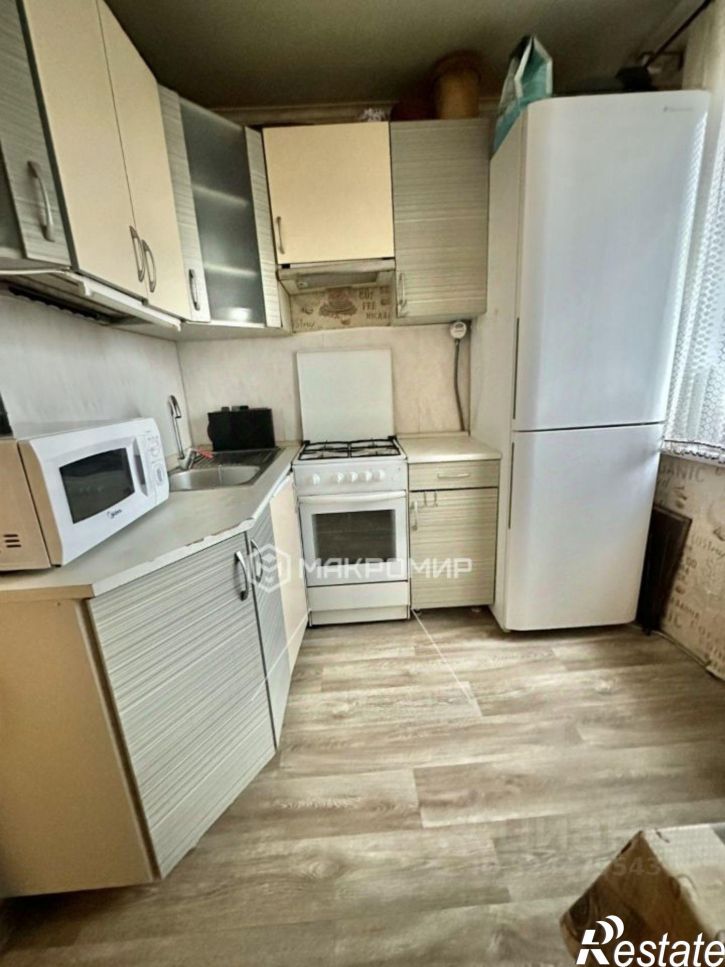 2-комн квартира улица Защитников Отечества, 150,  д. 150