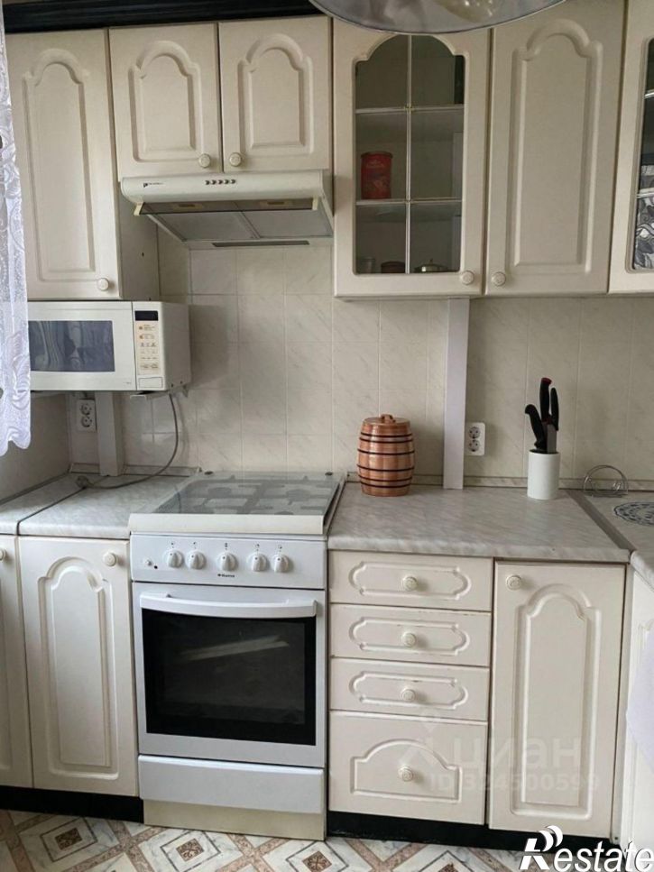 2-комн квартира Киров, улица Защитников Отечества, 34