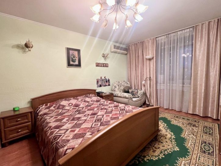 3-комн квартира Карла Либкнехта ул, 111