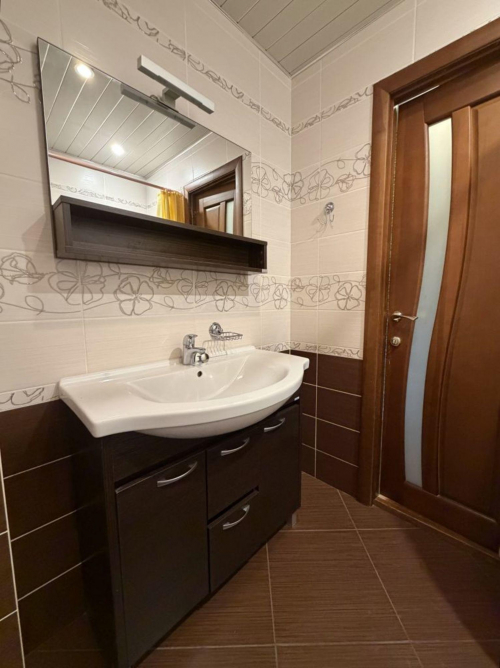 Продажа 2-комн квартиры Ивана Попова ул, 10 к 1