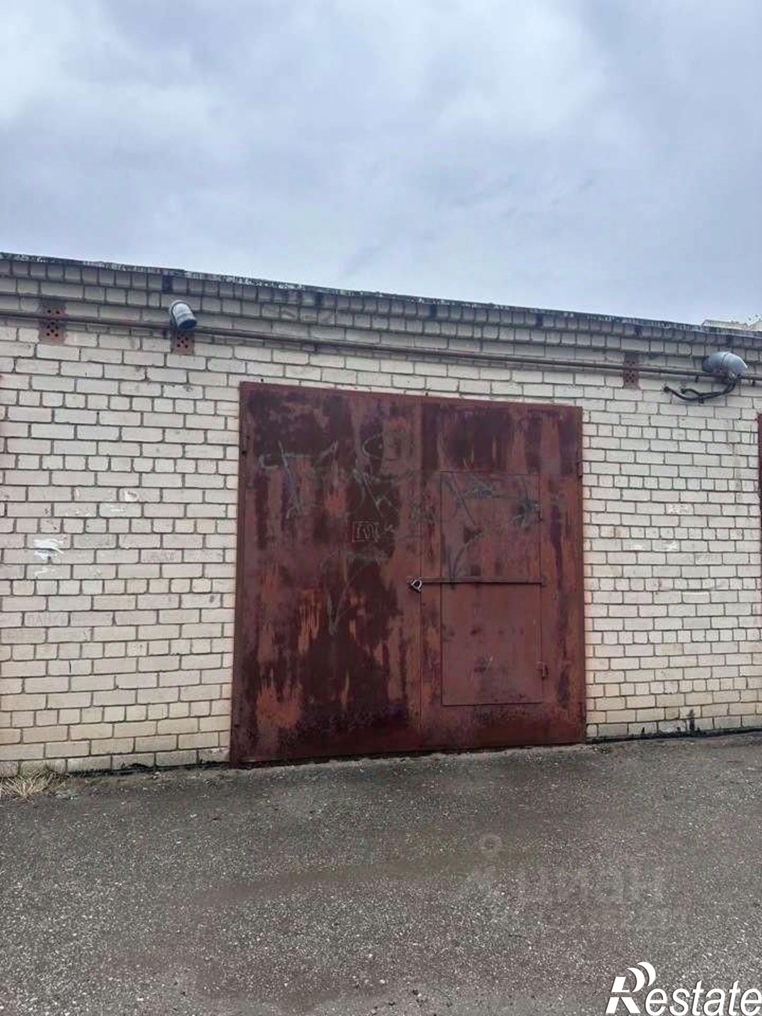 Купить гараж, место в паркинге за 1 876 560 рублей на пр-кт Строителей, 17/1