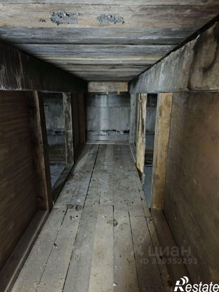 Гараж/парковка улица Есенина, 13Г,  д. 13Г