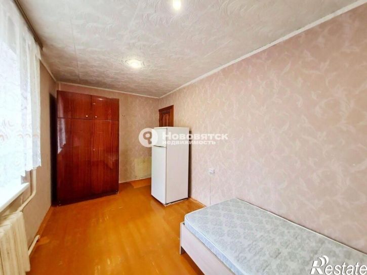2-комн квартира улица Тренера Пушкарева, 12,  д. 12