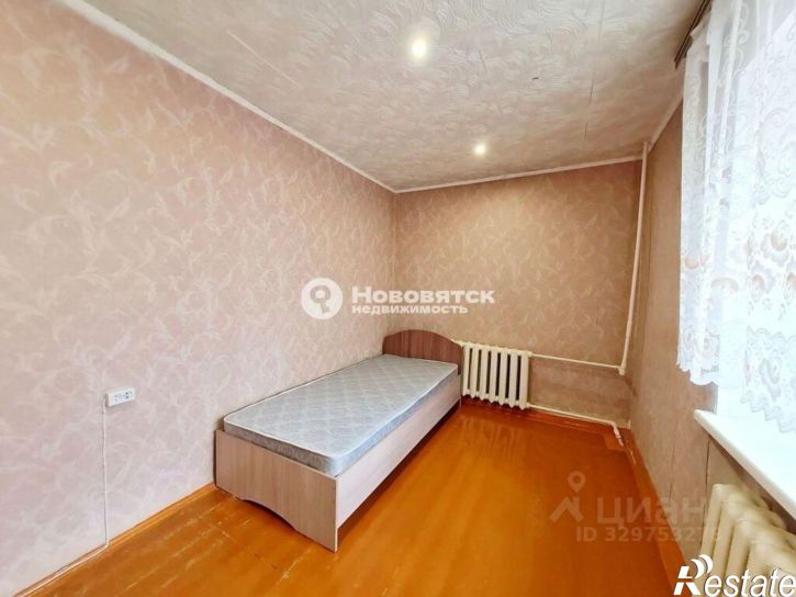 2-комн квартира улица Тренера Пушкарева, 12,  д. 12