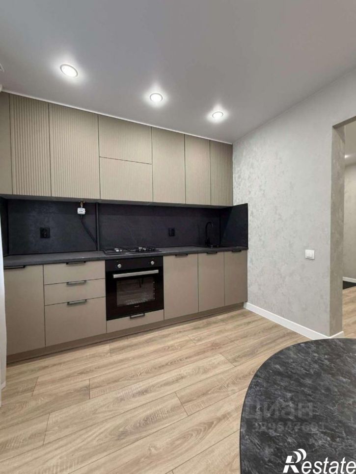 2-комн квартира ул Екатерины Кочкиной, 8 3,  д. 8 3,  к. 3