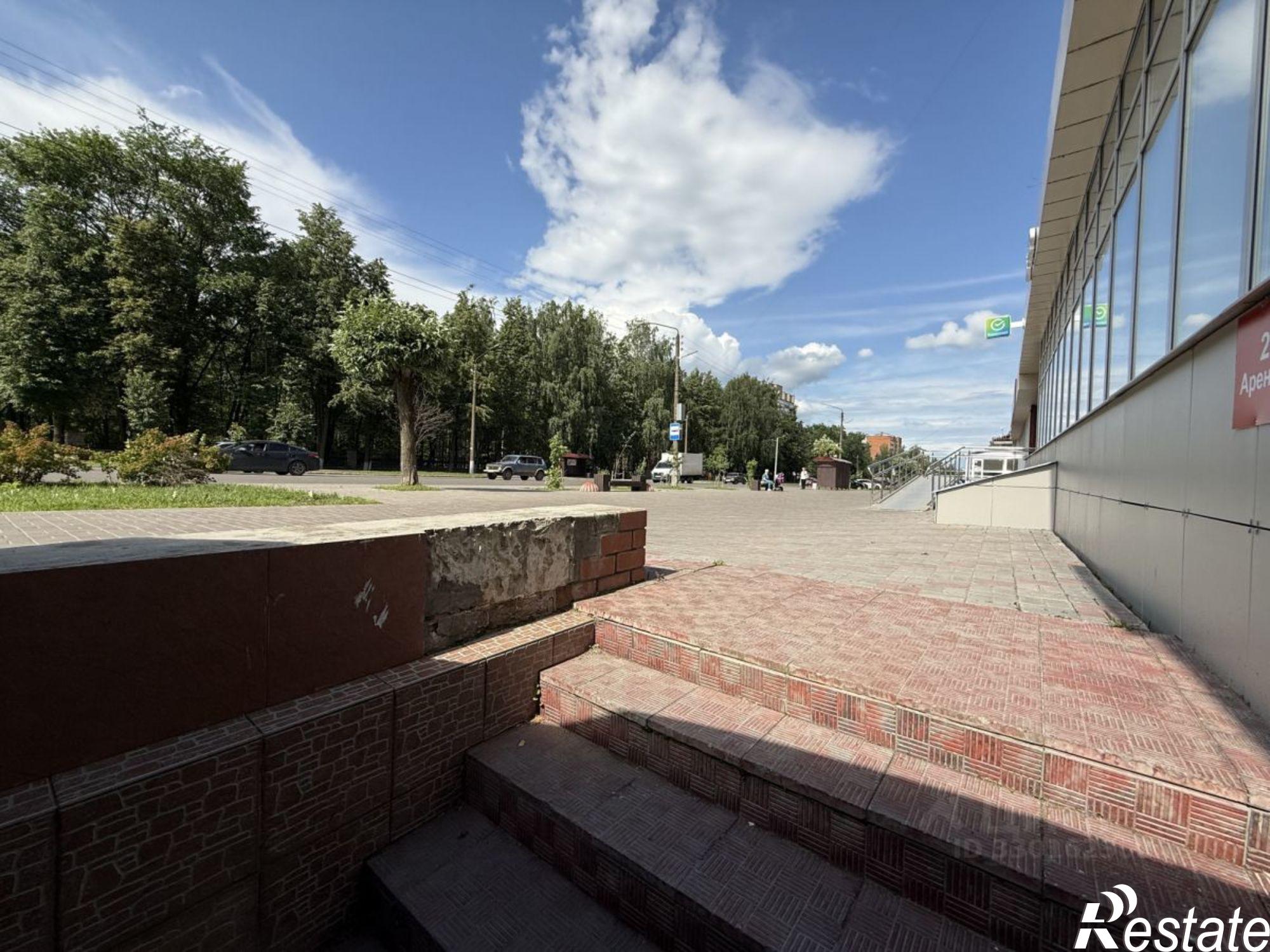 Купить торговое помещение за 12 300 200 рублей на ул Лепсе, 62
