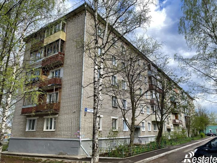 3-комн квартира улица Физкультурников, 11