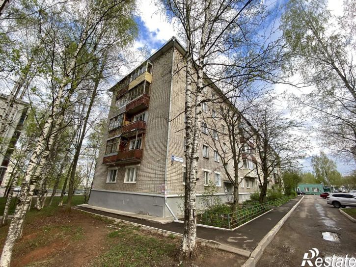 3-комн квартира улица Физкультурников, 11