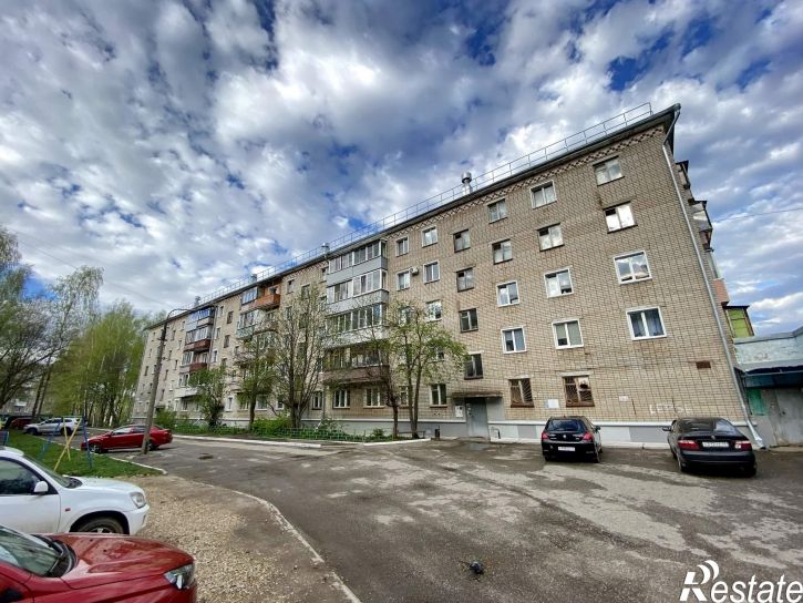 3-комн квартира улица Физкультурников, 11