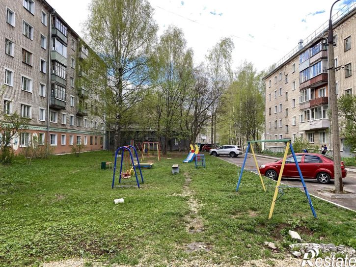 3-комн квартира улица Физкультурников, 11