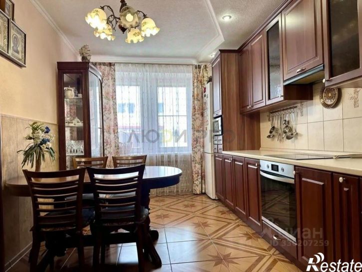 3-комн квартира Орловская улица, 52,  д. 52