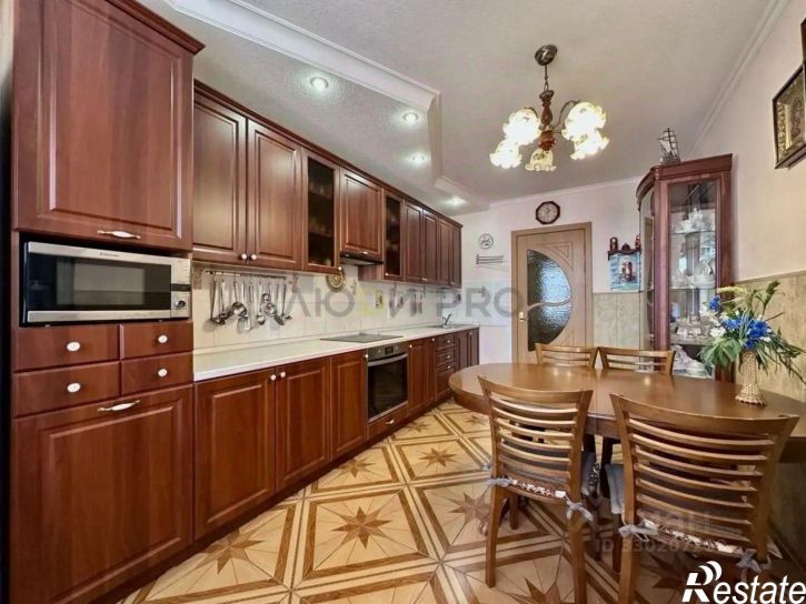 3-комн квартира Орловская улица, 52,  д. 52