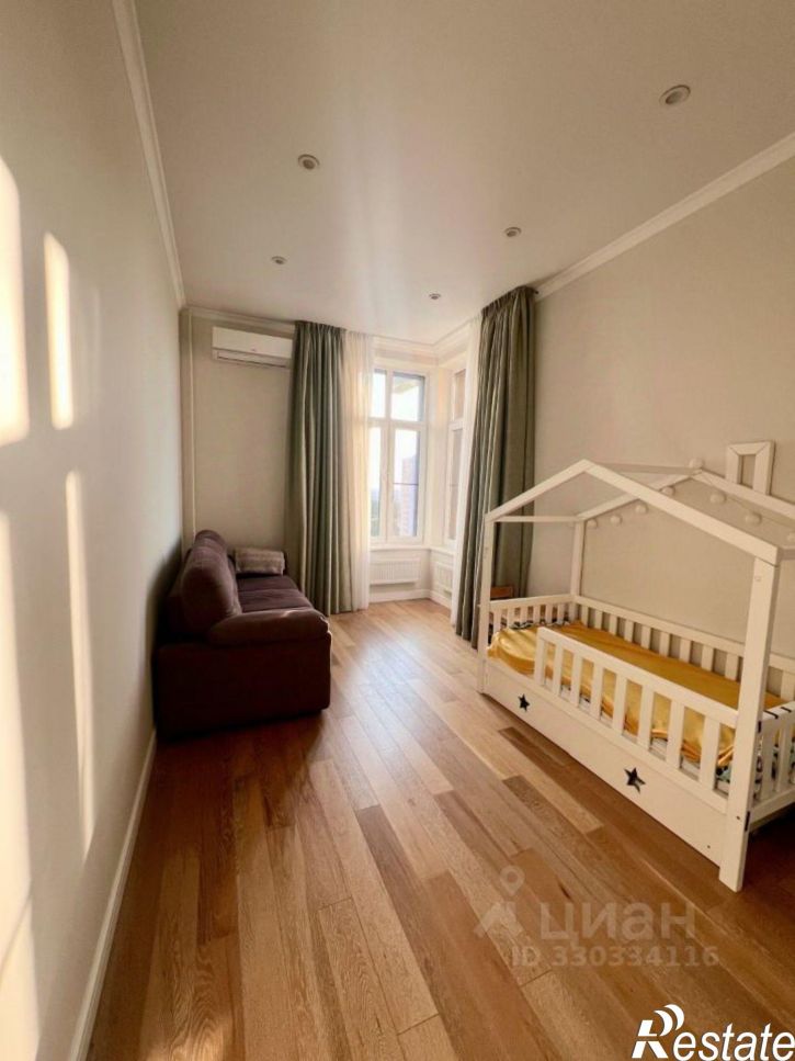 3-комн квартира ул Героя Костина, 2,  д. 2