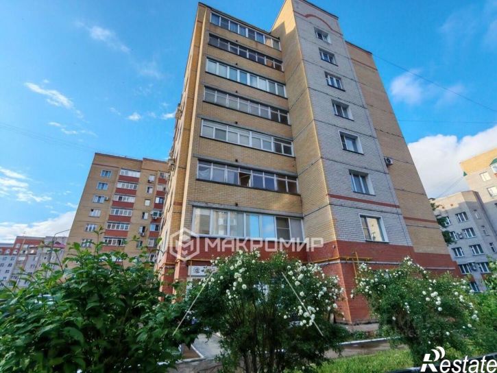 2-комн квартира улица Защитников Отечества, 13,  д. 13