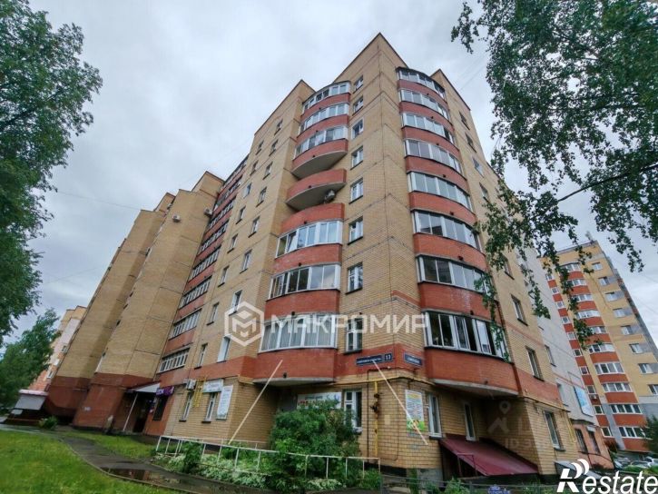 2-комн квартира улица Защитников Отечества, 13,  д. 13