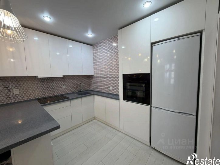3-комн квартира улица Анжелия Михеева, 20,  д. 20