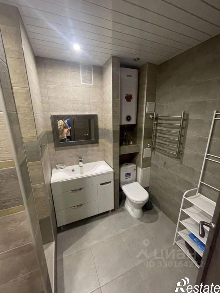 2-комн квартира улица Защитников Отечества, 13,  д. 13
