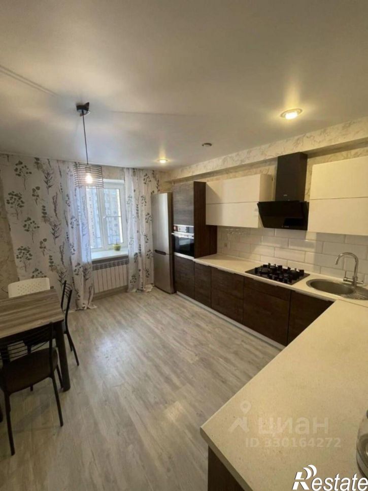 2-комн квартира улица Защитников Отечества, 13,  д. 13